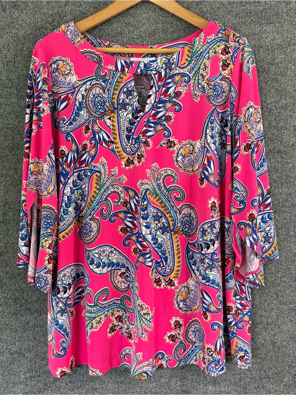 Susan Graver Womens 1X Top Liquid Knit Pink Paisley Keyhole Split Sleeve Tunic
